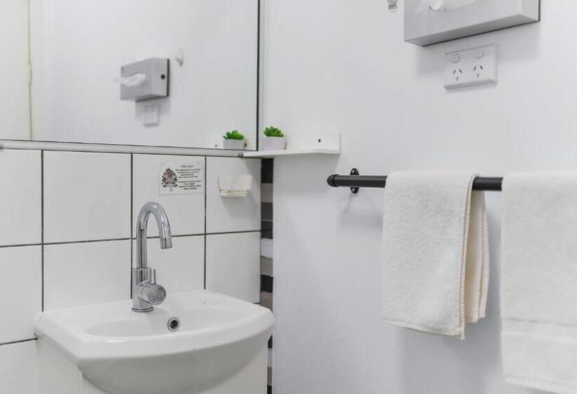Номер Стандарт, Castlereagh Motor Inn