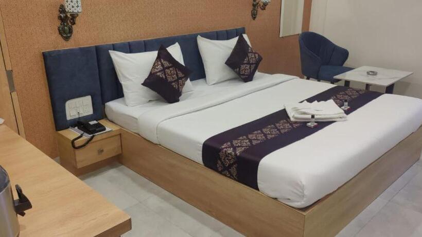 Quarto Deluxe, The Marion