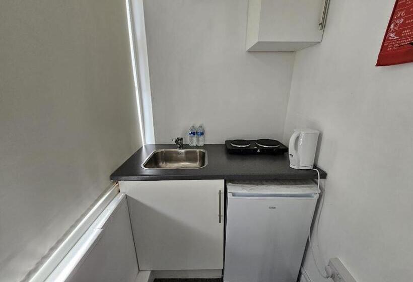 スタンダードルーム, Livestay Affordable En Suite Studio Rooms In London, N14