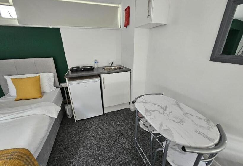 スタンダードルーム, Livestay Affordable En Suite Studio Rooms In London, N14