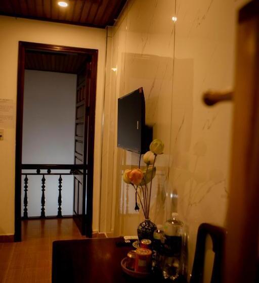 اتاق خانوادگی, Golden Guesthouse
