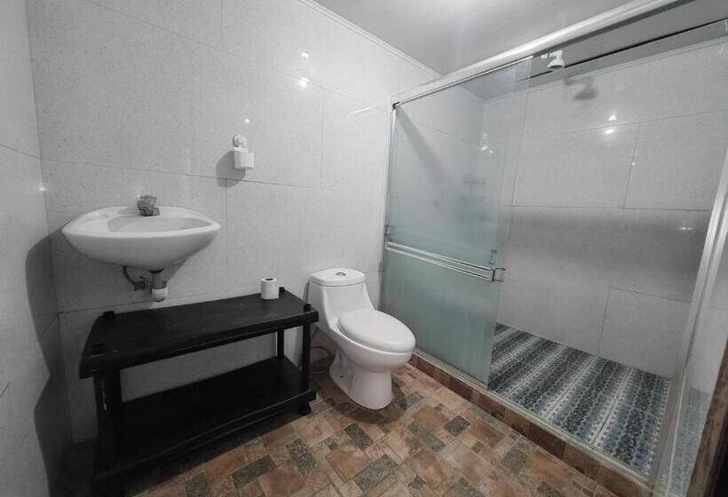 تختخواب در اتاق مشترک, Hostel Y Cabinas Yilmer