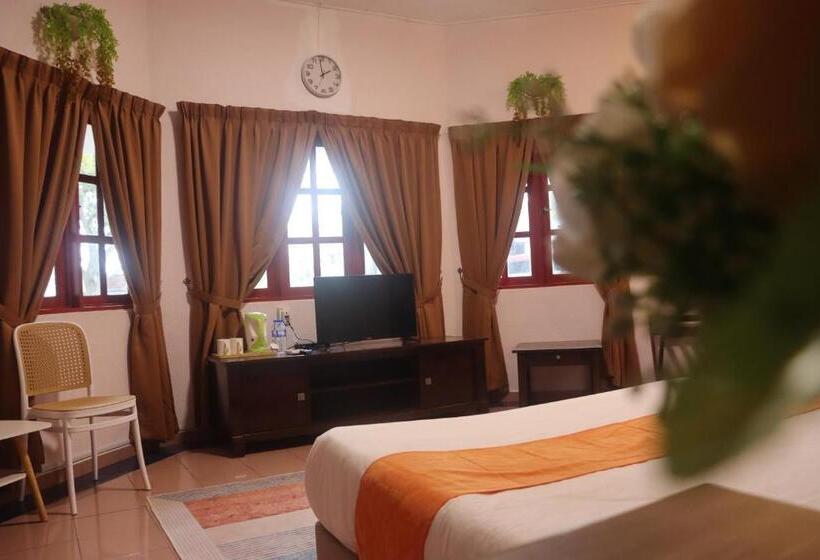 Трехместный Номер Superior, Bunga Raya Resort Parit Buntar