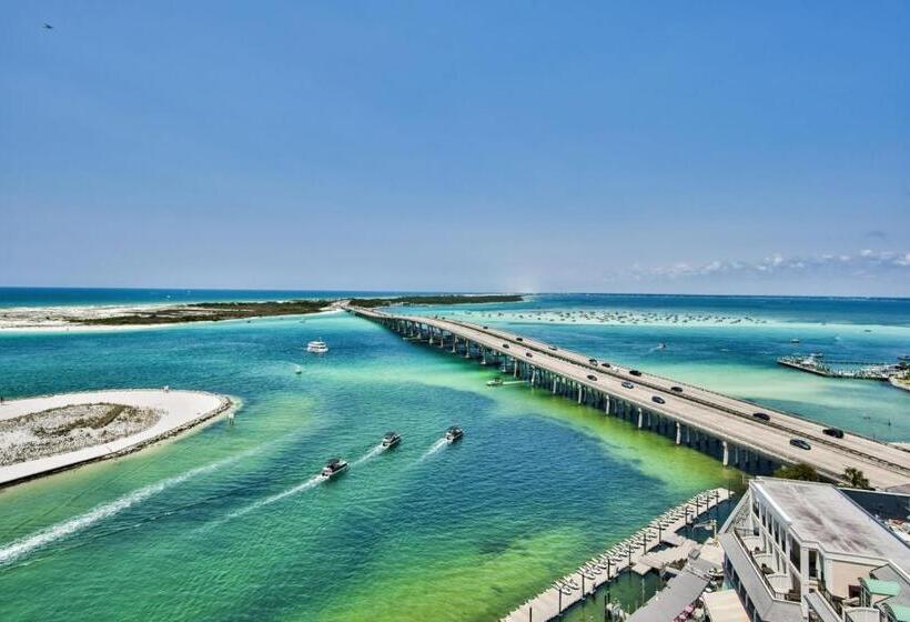 آپارتمان 1 خوابه با چشم‌انداز دریا, Bright, Corner Unit With Incredible Gulf And Sunset Views!