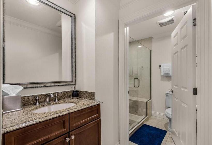 آپارتمان 1 خوابه با چشم‌انداز دریا, Bright, Corner Unit With Incredible Gulf And Sunset Views!