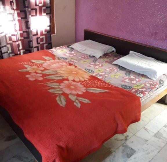 غرفة ديلوكس, Gayatri Guest House Haridwar Near Railway Station   Ganga Ghat   Best Hotel In Haridwar
