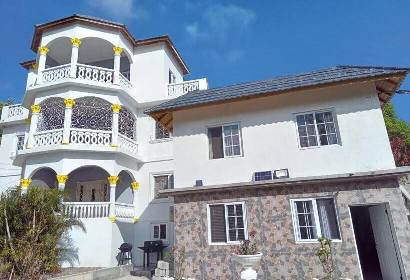 آپارتمان 1 خوابه همکف, Sashamani Ville