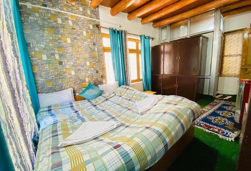 اتاق اکونومی, Ashoor Residence Leh Ladakh