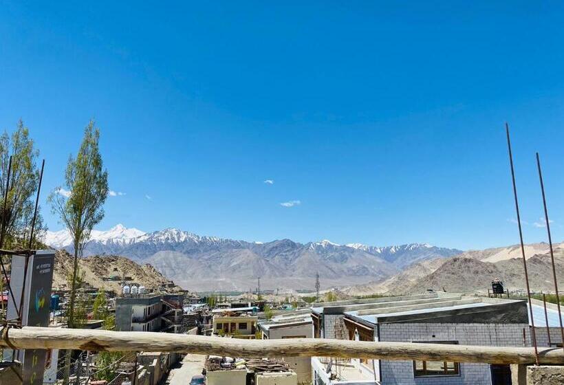 اتاق اکونومی, Ashoor Residence Leh Ladakh