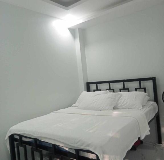 Семейный Номер, Manel Guest House