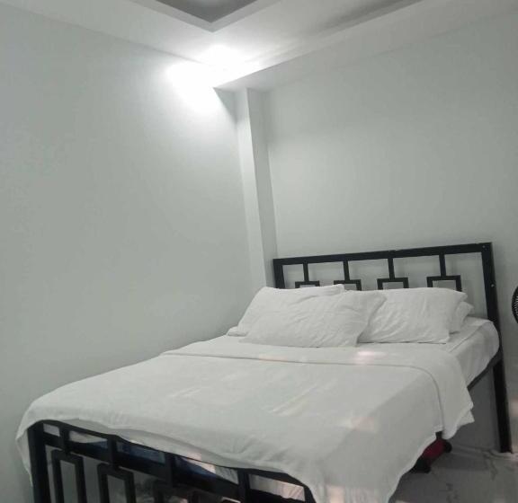 Семейный Номер, Manel Guest House