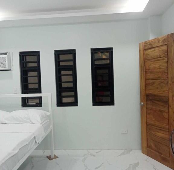 Студия Deluxe, Manel Guest House