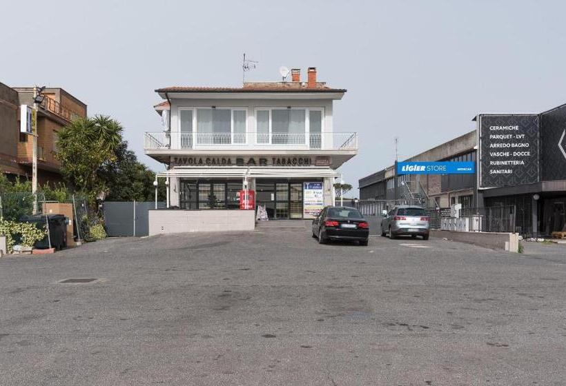スタンダードトリプルルーム, Travelershome Ciampino Airport Guesthouse 600m To Airport