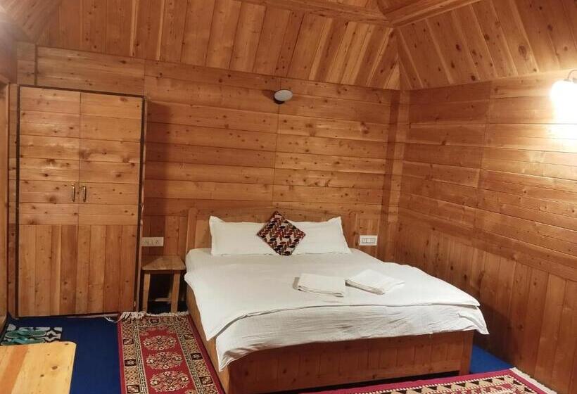 스탠다드 트리플 룸, Tirthan View Homestay