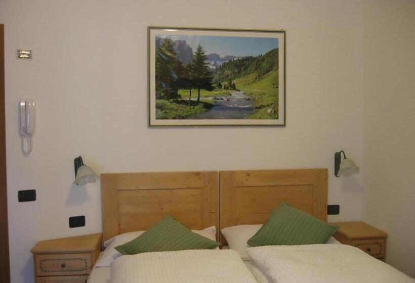 스탠다드 트리플 룸, B&b Rendena Chalet