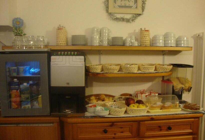 스탠다드 트리플 룸, B&b Rendena Chalet