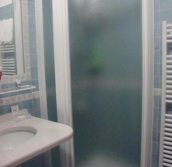 스탠다드 트리플 룸, B&b Rendena Chalet