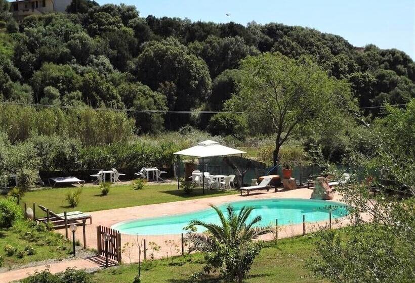 اتاق استاندارد سه نفره, Villa Agnese
