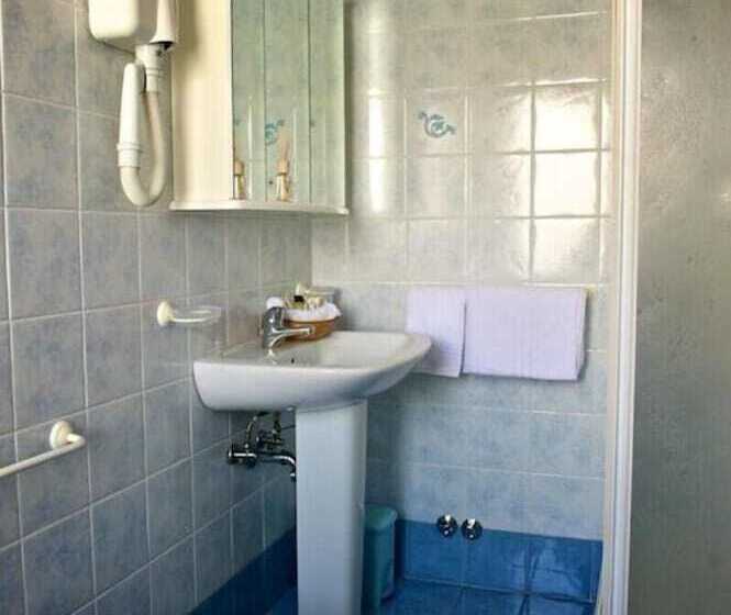 غرفة قياسية مطلّة علي البحر, La Bussola