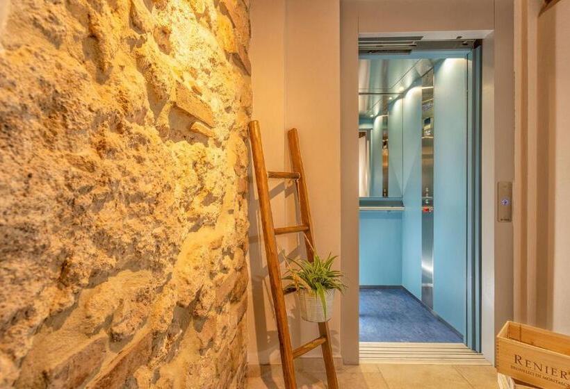 キングサイズベッドのスタンダードルーム, Palazzo Falcinelli Luxury Room In Montepulciano Center With Elevator