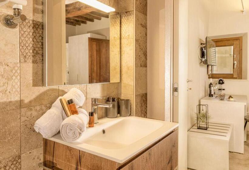 キングサイズベッドのスタンダードルーム, Palazzo Falcinelli Luxury Room In Montepulciano Center With Elevator