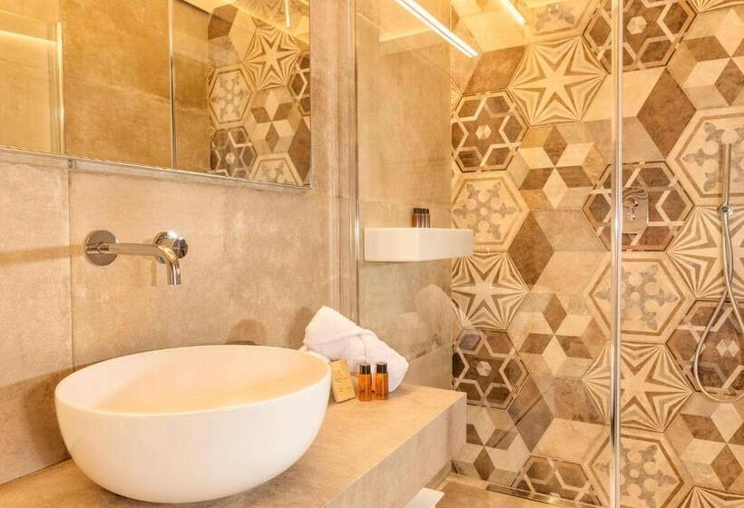 キングサイズベッドのデラックスルーム, Palazzo Falcinelli Luxury Room In Montepulciano Center With Elevator