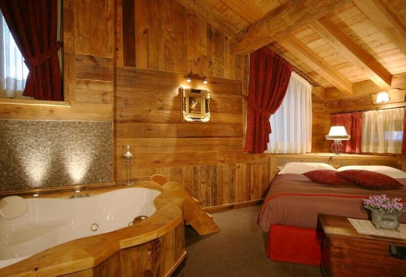 سوئیت با وان آب گرم, Letterario Locanda Collomb