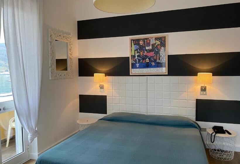 Quarto Deluxe Vista Mar com Sacada, Maison Del Magra