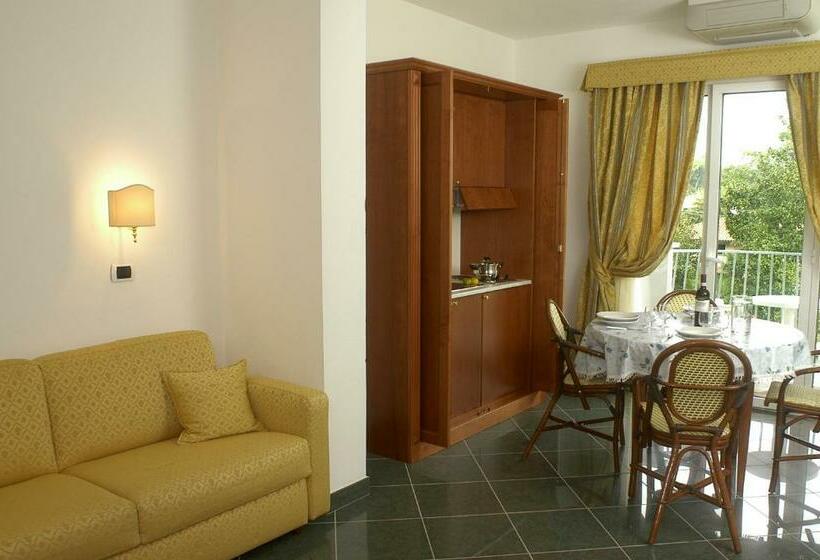 Apartamento 1 Dormitório, Residence Villa Marzia