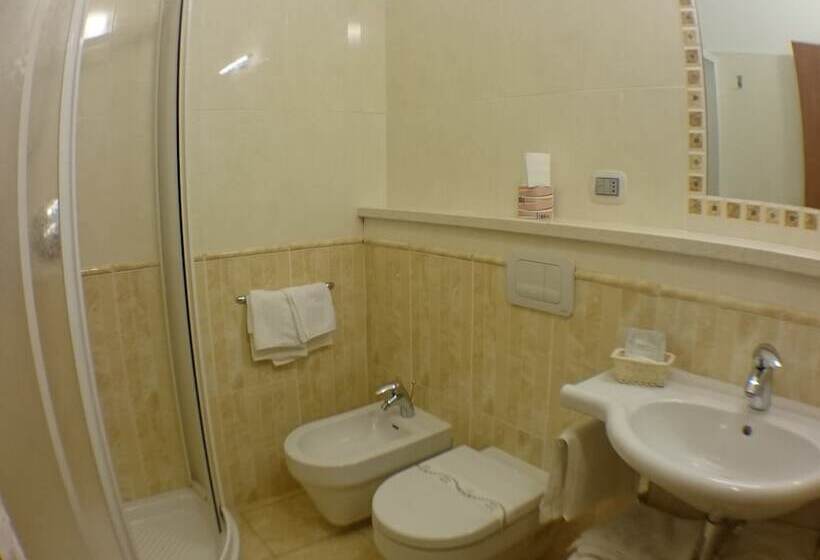 غرفة قياسية, Sette E Mezzo