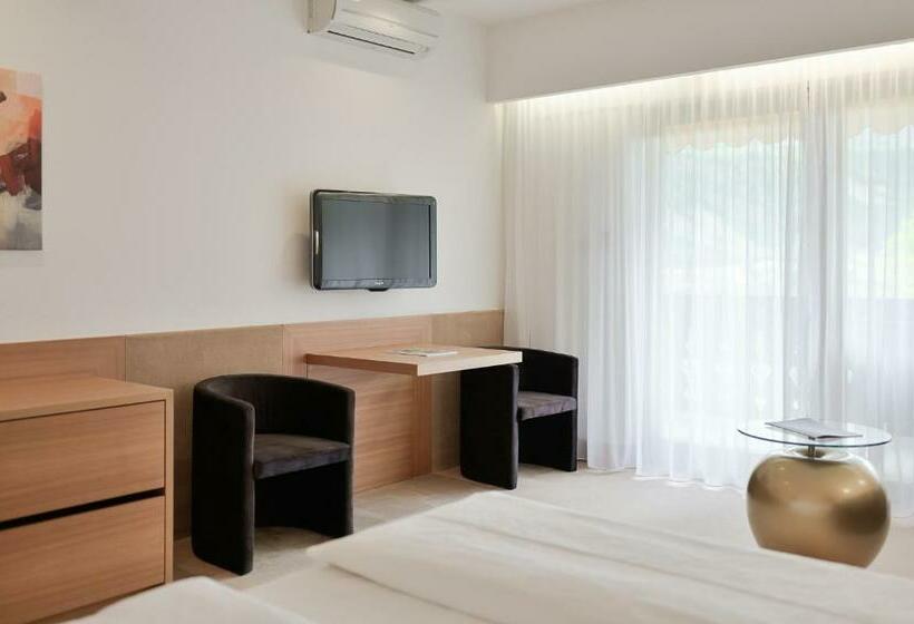 חדר דלוקס, Wiesenhof