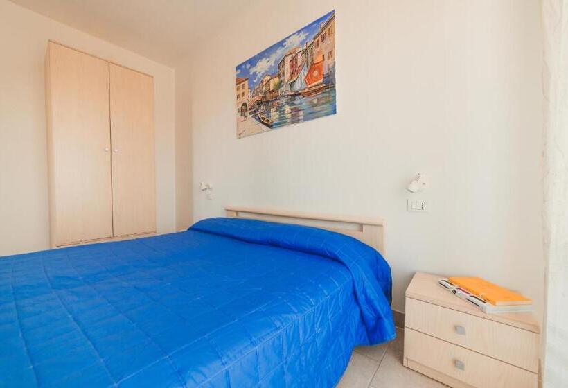 带2个卧室带海景的公寓, Residence Nova Marina