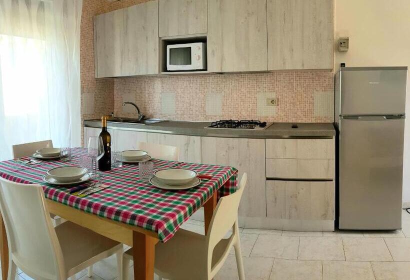 带2个卧室带海景的公寓, Residence Nova Marina