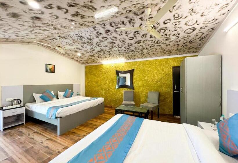 4인용 스탠다드 룸, Shelton Blu Resort Jim Corbett