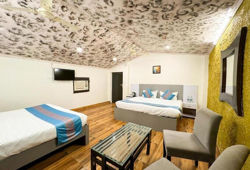 4인용 스탠다드 룸, Shelton Blu Resort Jim Corbett