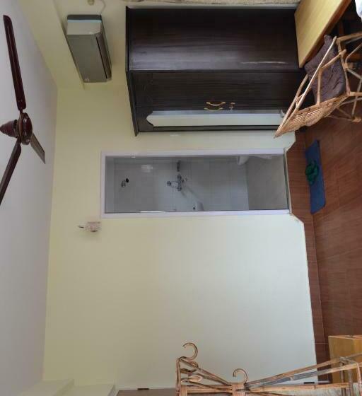 اتاق استاندارد, Global Inn