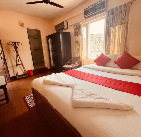 اتاق لوکس, Global Inn
