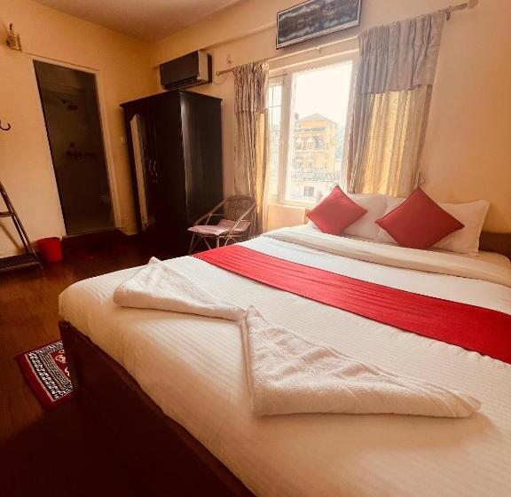اتاق لوکس, Global Inn