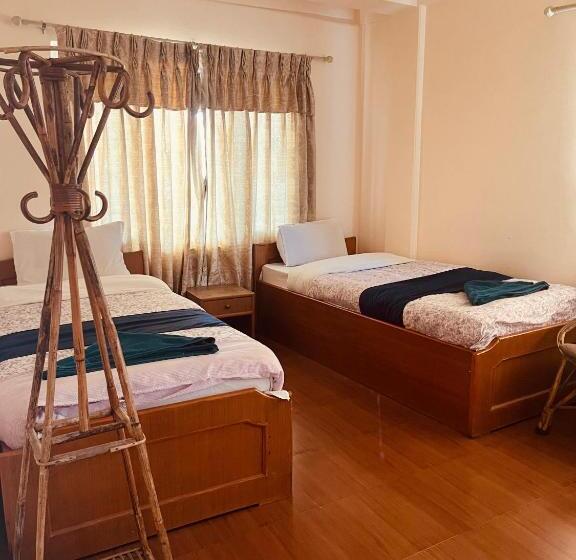 اتاق خانوادگی, Global Inn