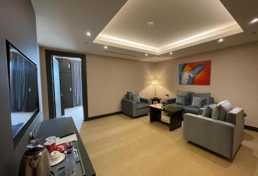 Полулюкс, Sama Inn