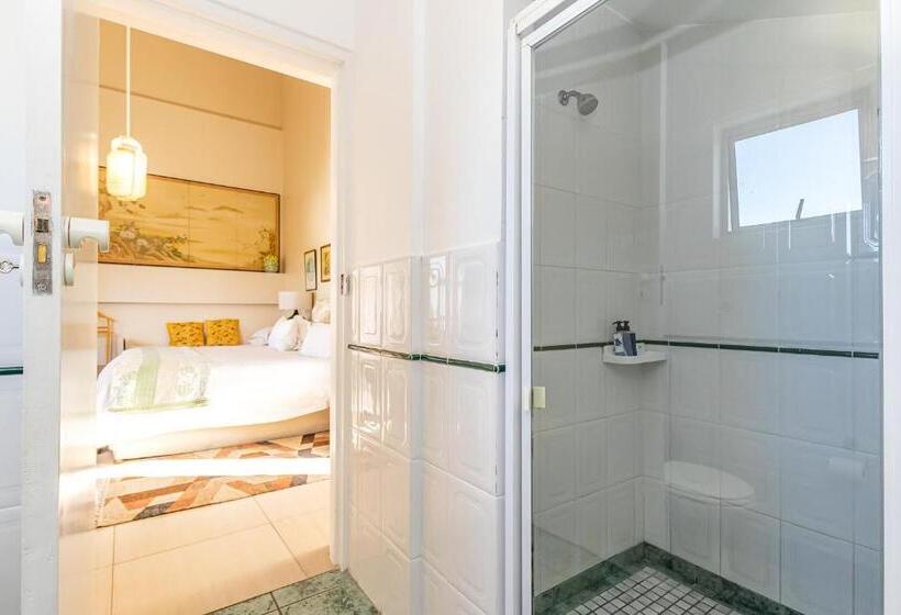 Номер Стандарт, Admiralty Bed & Breakfast
