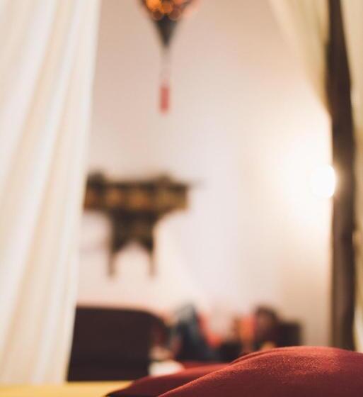 سوییت, Riad Tizwa Fes