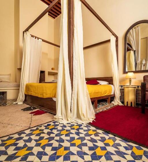 سوییت, Riad Tizwa Fes