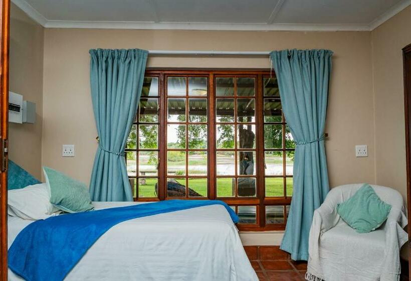 Семейный Номер, Riverbank Lodge