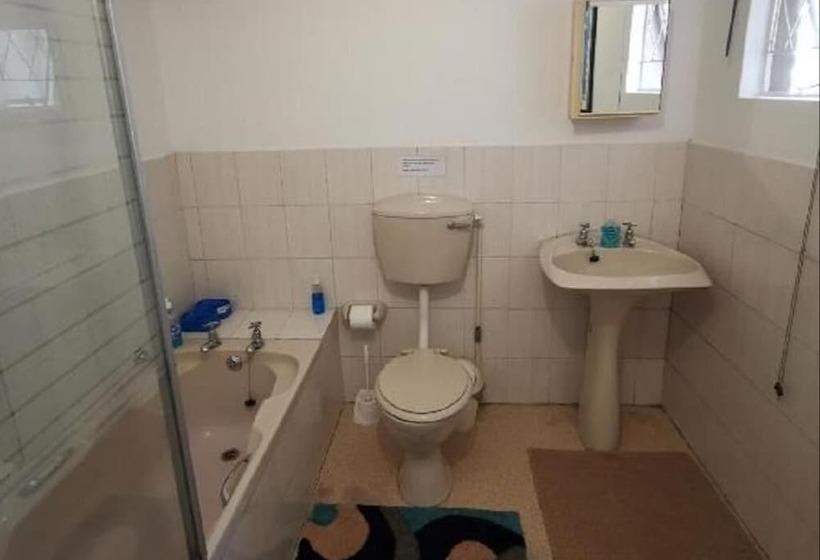 Хижина, Sunbird Guest House