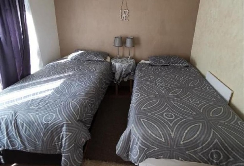 Хижина, Sunbird Guest House