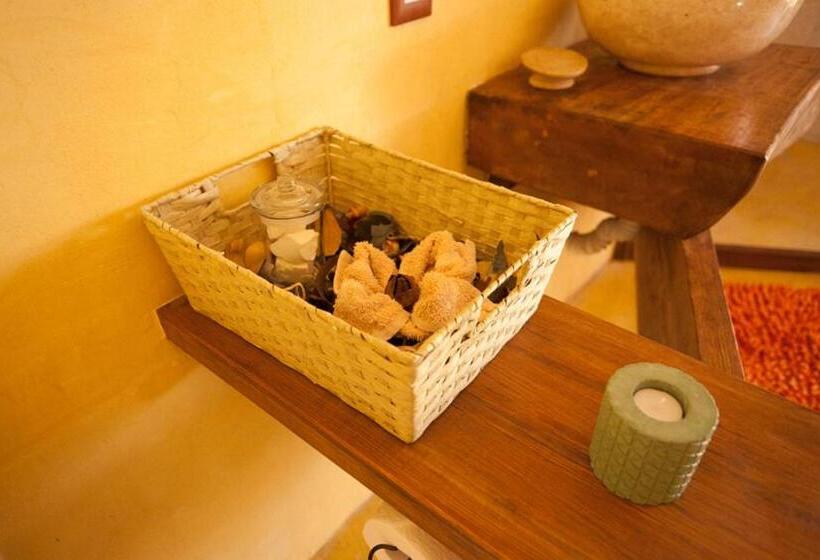 جناح كلاسيكي, Hostal San Pancho