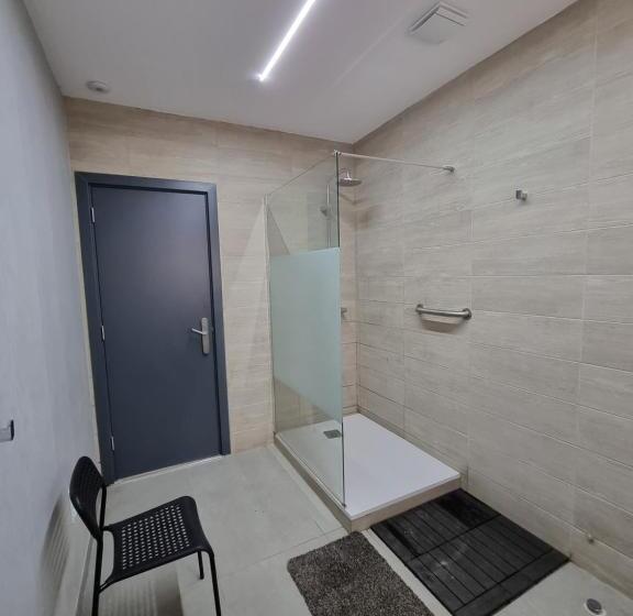 バス共有のスタンダードルーム, Hostel Da Estação