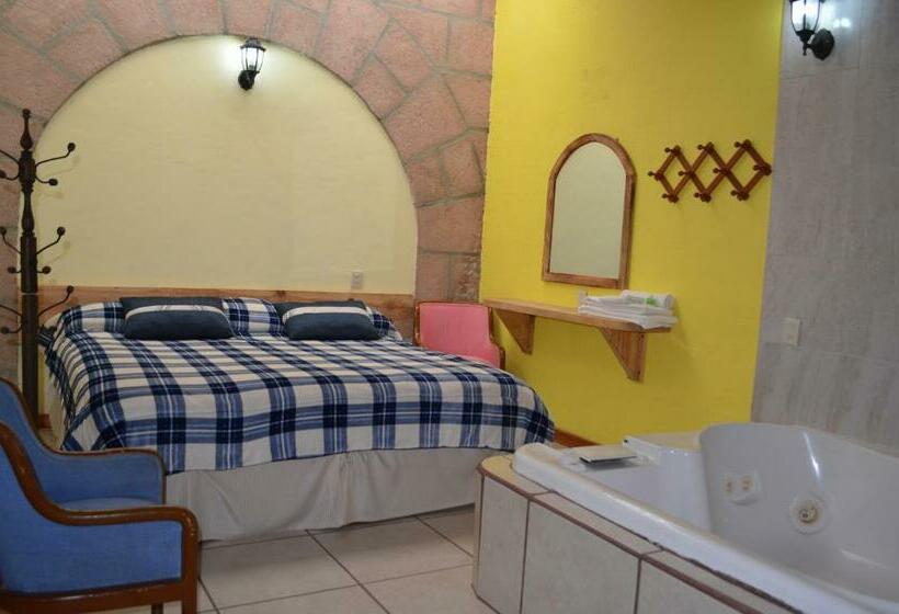 デラックスルーム, La Vieja Casona