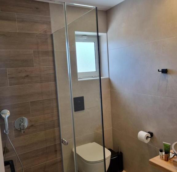 Deluxe Studio, Eloque Simple Living Space